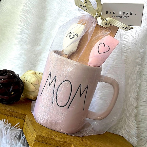 Rae Dunn Other - Rae Dunn Mom Mug with Spatulas